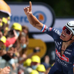 mathieu-van-der-poel-s-est-impose-sur-la-deuxieme-etape-du-tour-de-france-photo-michael-steele-afp-1624885338